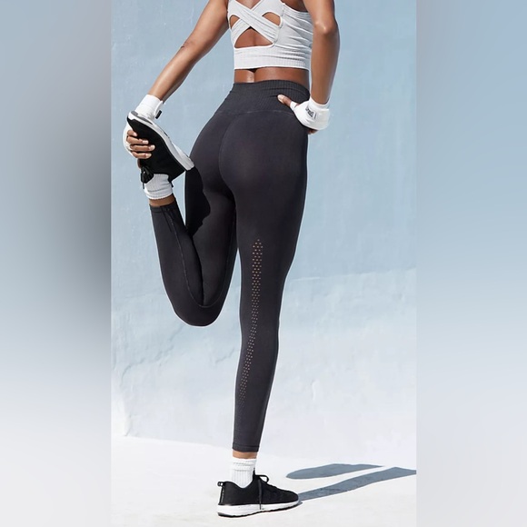 SET!! FP Movement Good Karma set in EUC - Picture 3 of 16